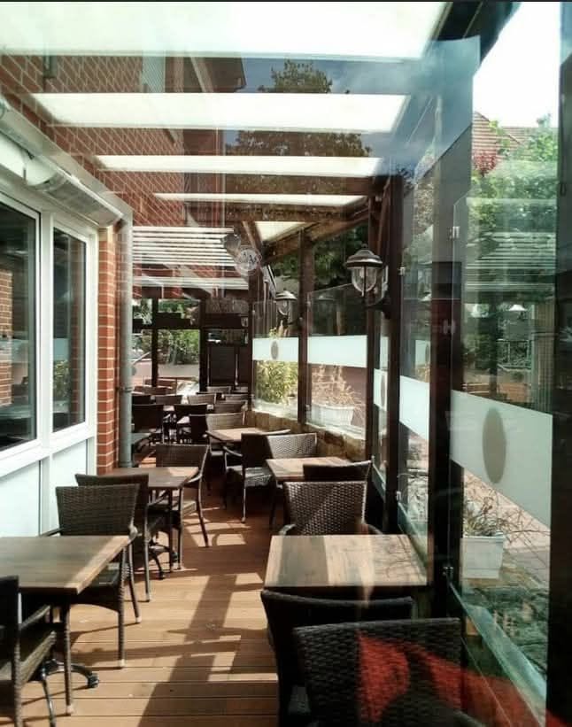 Überdachte Terrasse bei Tolis